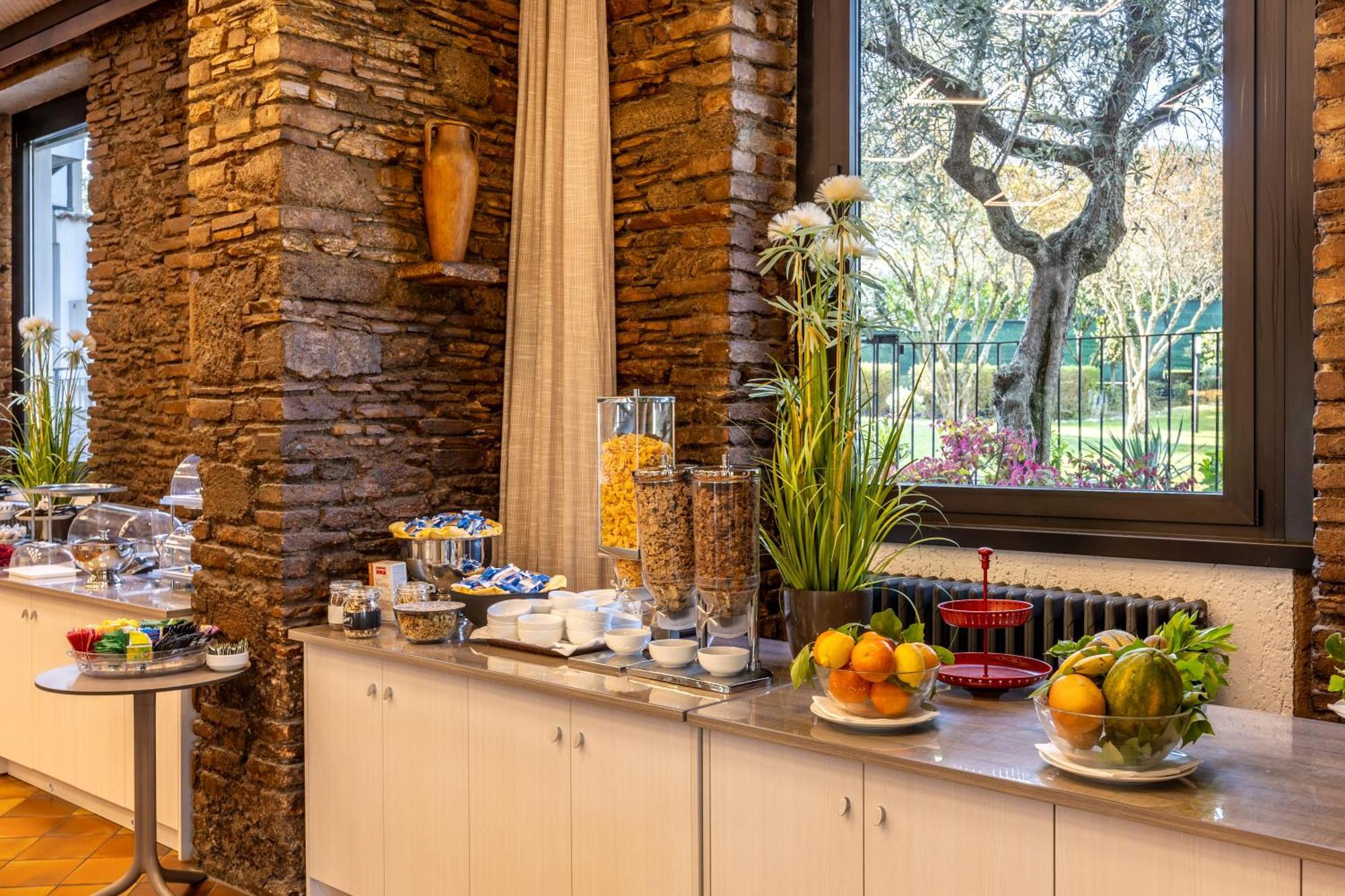 סירמיונה Hotel Ideal מראה חיצוני תמונה